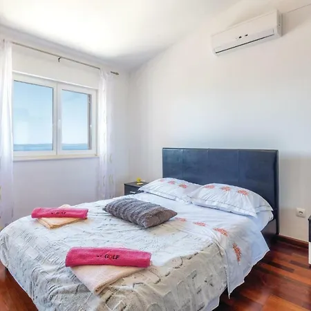 Three-bedroom In דירה *