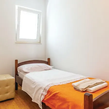 דירה Three-bedroom In *